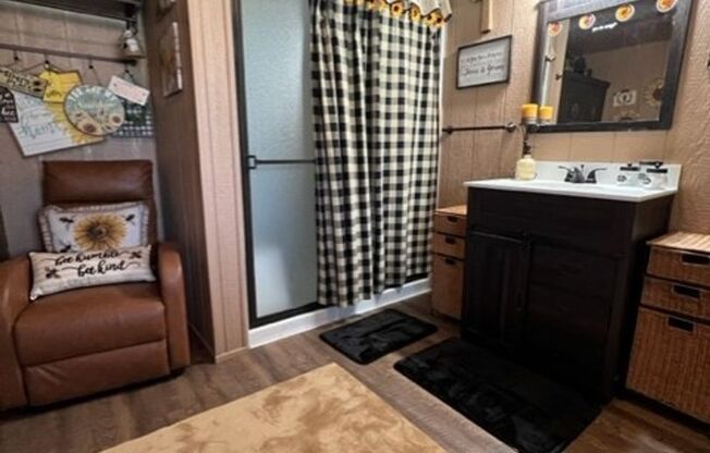 1 bed, 1 bath, $1,200