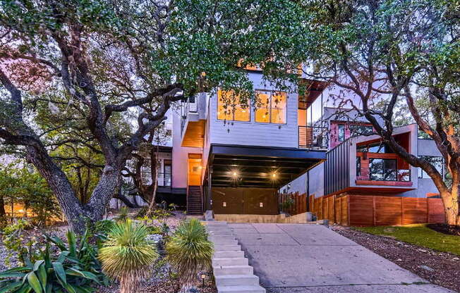 2612 CARNARVON LN