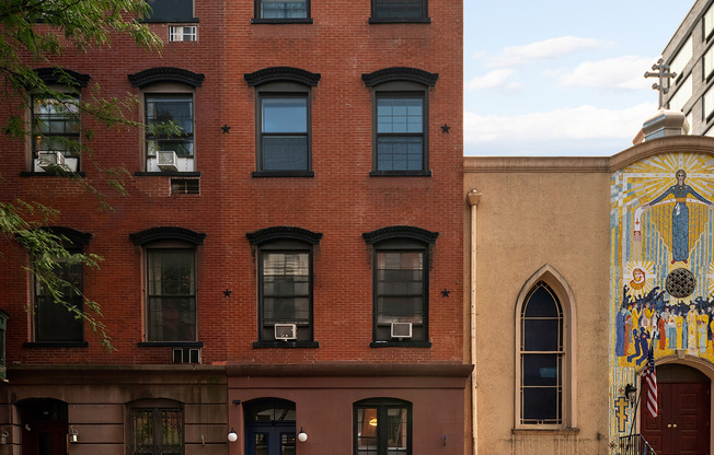210 E 11 ST