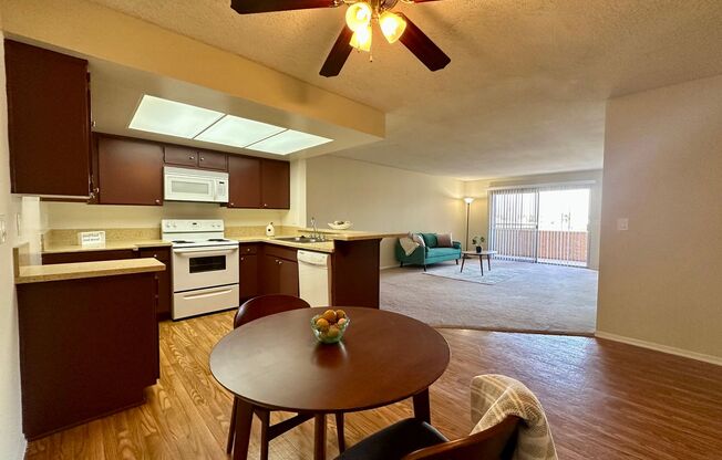 Villa Valencia Apartments