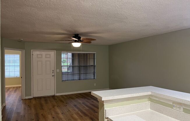 355 Lakepointe Drive #204