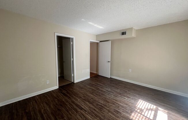 2 beds, 2 baths, $1,300, Unit # 1205