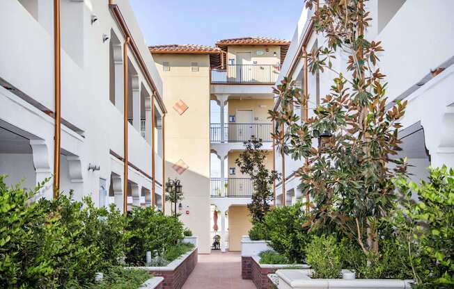 Apartments in Canoga Park, CA