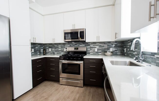 1 bed, 1.5 baths, 772 sqft, $3,088, Unit 410