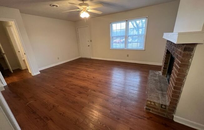 2 bed 1 bath duplex in Bogart!