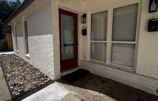 8 beds, 3 baths, $10,400, Unit House