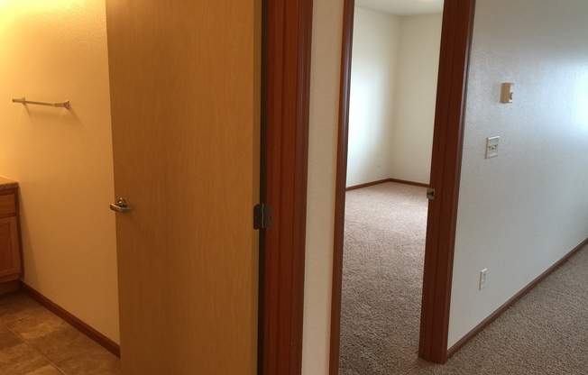 2 beds, 2 baths, 985 sqft, $1,025, Unit 216