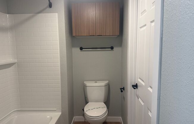 2 beds, 1 bath, 821 sqft, $2,820, Unit E003