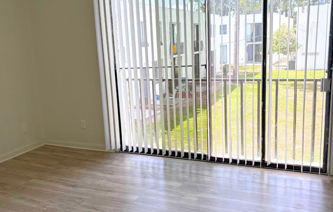 2 beds, 1.5 baths, $1,250, Unit 21-063E
