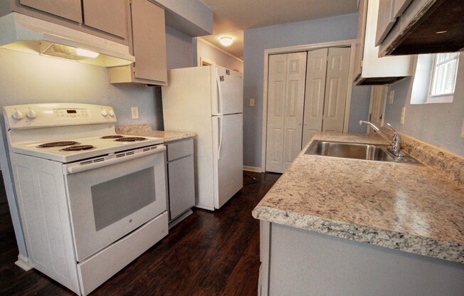 2 beds, 1.5 baths, $1,100, Unit Unit B