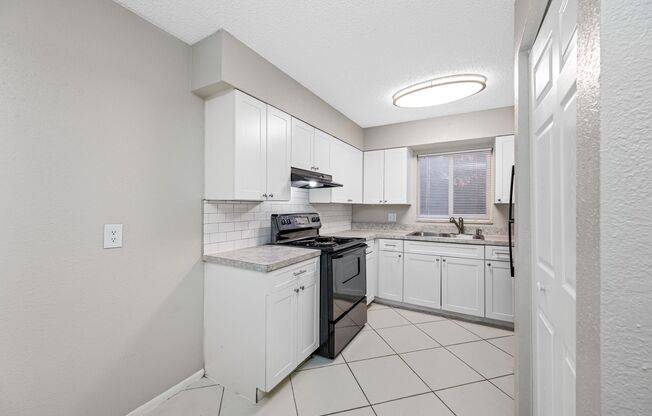 2 beds, 1 bath, 850 sqft, $1,680, Unit C112