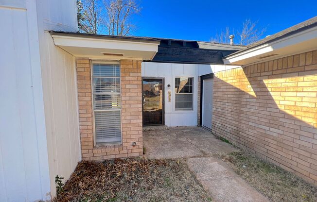 Cute home in Central Edmond!