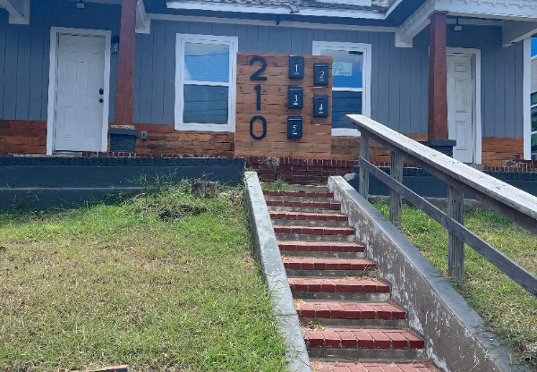 210 S TANCAHUA