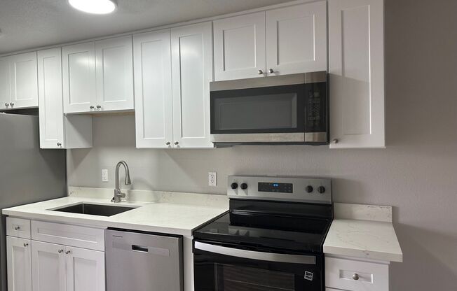 Highline Villas - Renovated 1-Bedroom Apartment | Steps from Downtown Burien