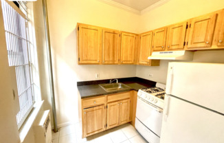 2 beds, 1 bath, $2,950, Unit 43