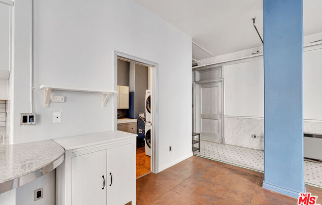 Studio, 1 bath, 650 sqft, $2,000, Unit 811