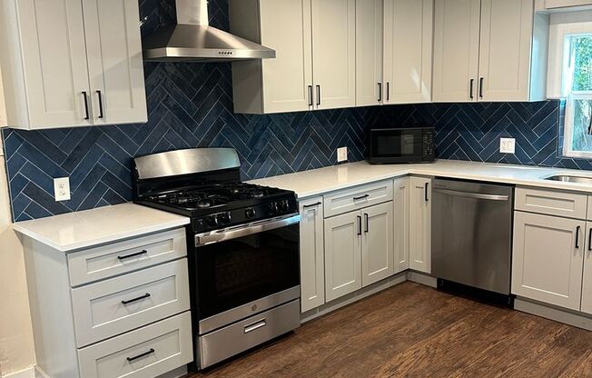 Large 5 Bedroom House in North Campus!