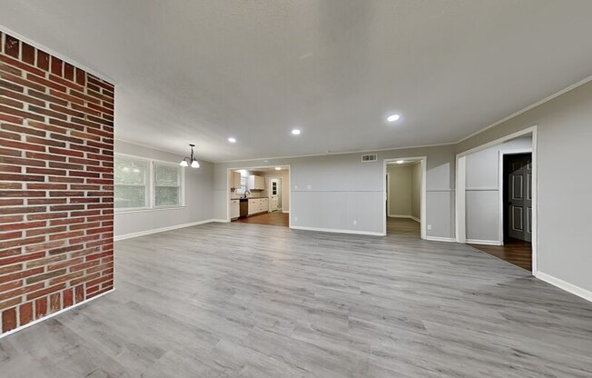 7109 E 104 ST