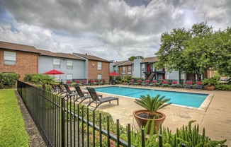 Clear Lake Apartment homes swimming pool