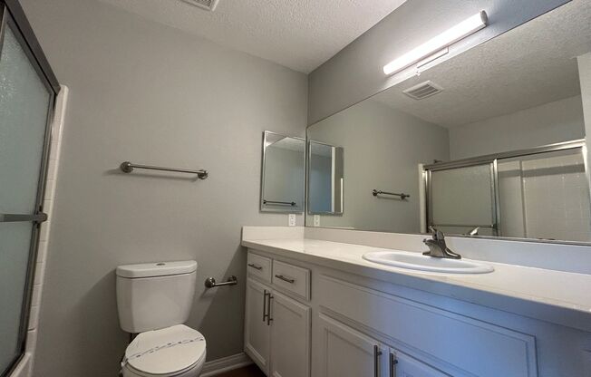 2 beds, 1 bath, 920 sqft, $2,750, Unit K9