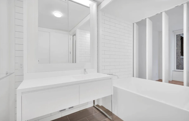 3 beds, 2 baths, 1,400 sqft, $9,750, Unit 18H