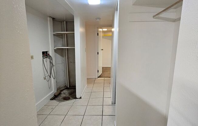 3 beds, 1 bath, $1,250, Unit C