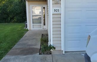 2 beds, 2.5 baths, $1,249