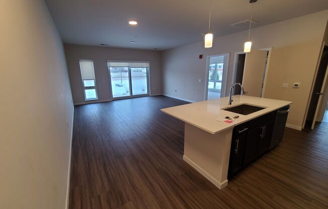 1 bed, 1 bath, 870 sqft, $1,480, Unit 313