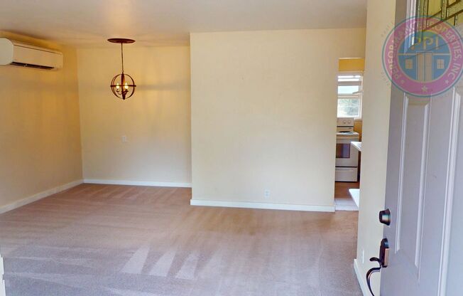 Cozy Cute Home In Quiet  Oregon City  Neighborhood