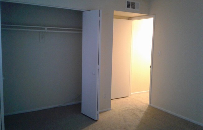 2 beds, 1 bath, 830 sqft, $1,349, Unit 135