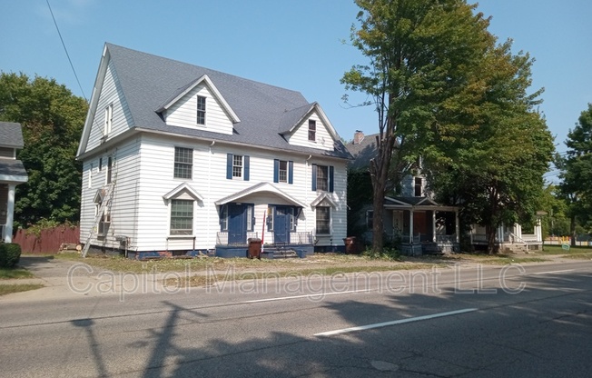 316 W SAGINAW ST