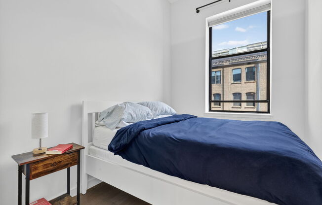 1 bed, 2 baths, $5,500, Unit 3A
