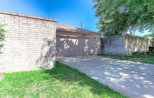 Cozy 3-Bedroom Home in West Houston