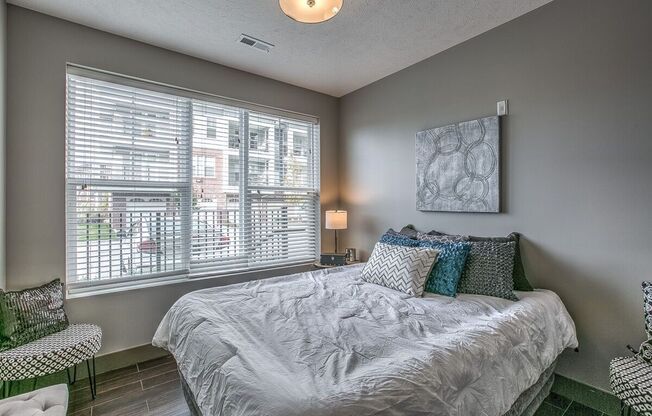 3 beds, 2 baths, 1,469 sqft, $2,095, Unit A - 1010 Unit 303 - C1469