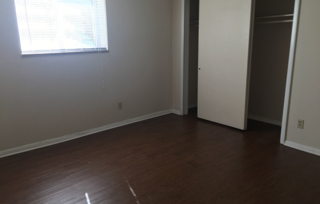 2 beds, 1 bath, 1,000 sqft, $959, Unit 4