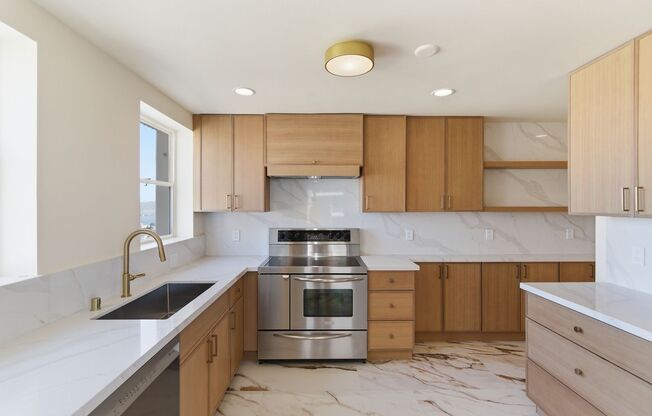 1310 Jones #804