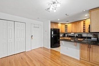 2 beds, 2 baths, 871 sqft, $2,950, Unit 721