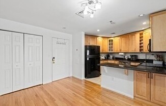 2 beds, 2 baths, 871 sqft, $2,950, Unit 721