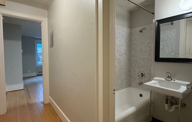 Studio, 1 bath, 280 sqft, $925, Unit 310