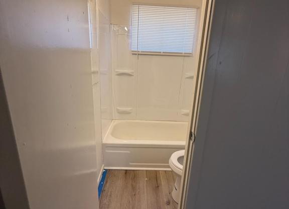 1 bed, 1 bath, 575 sqft, $595
