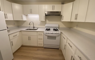 2 beds, 1 bath, 850 sqft, $2,950, Unit 114