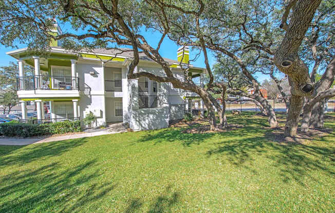 Exterior view of building at Reserve at Canyon Creek,San Antonio,TX