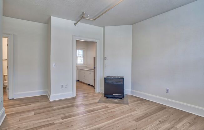 1 bed, 1 bath, 466 sqft, $1,295, Unit 34