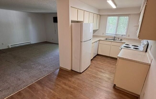 $1,075 / 2br - ►► Valley 2Bd 1Ba Apt with POOL! #3030 ◄◄ (Spokane Valley)
