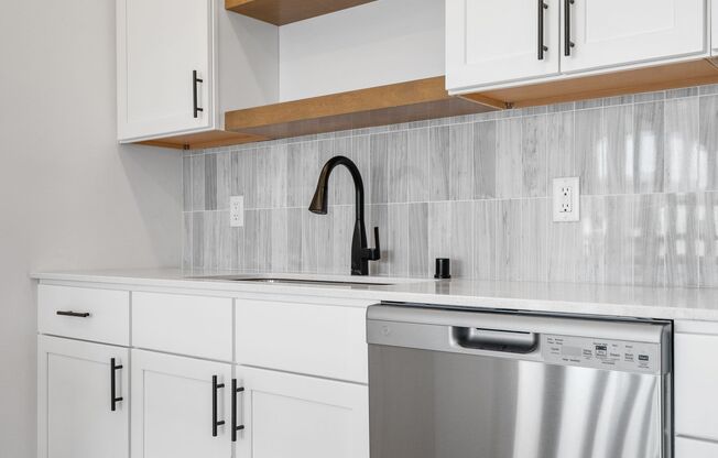 2 beds, 2 baths, 1,018 sqft, $2,100, Unit 202
