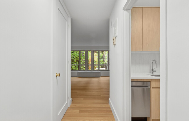 Studio, 1 bath, 480 sqft, $4,100, Unit 4K
