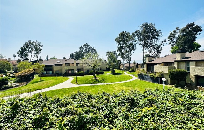 3614 HEMLOCK LN