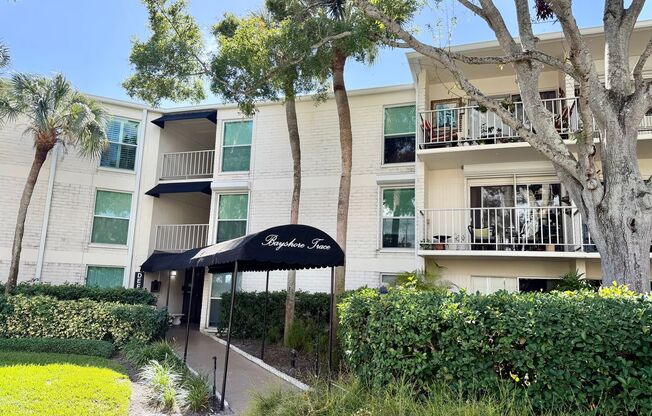 2 Bedroom Condo on Bayshore!