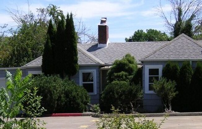 316-02 - 311 - 317 - 321 - 327 - 329 NW 18th St. Corvallis, OR 97330