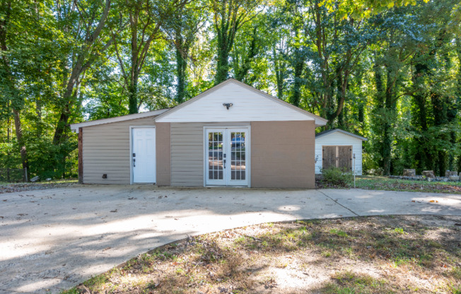 3815 HASTINGS AVE